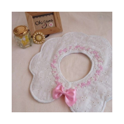 Yếm cho bé tròn hình cánh hoa